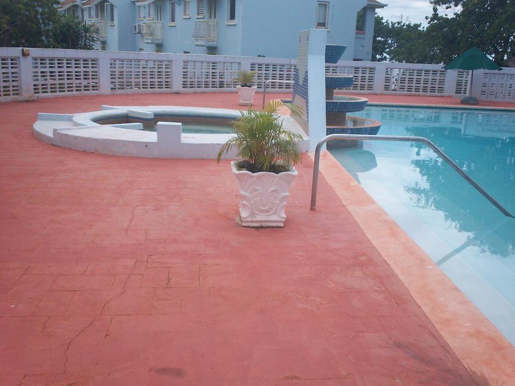 Point Village, Negril, Jamaica Buitenkant foto